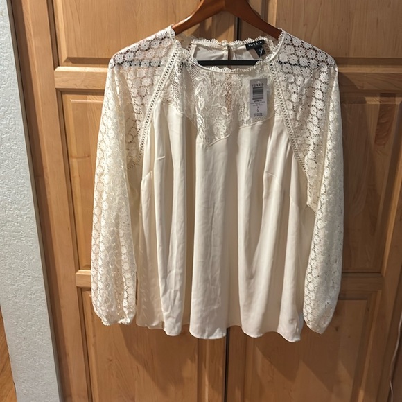 torrid Tops - TORRID NWT Georgia lace mix sleeve top pristine size 0